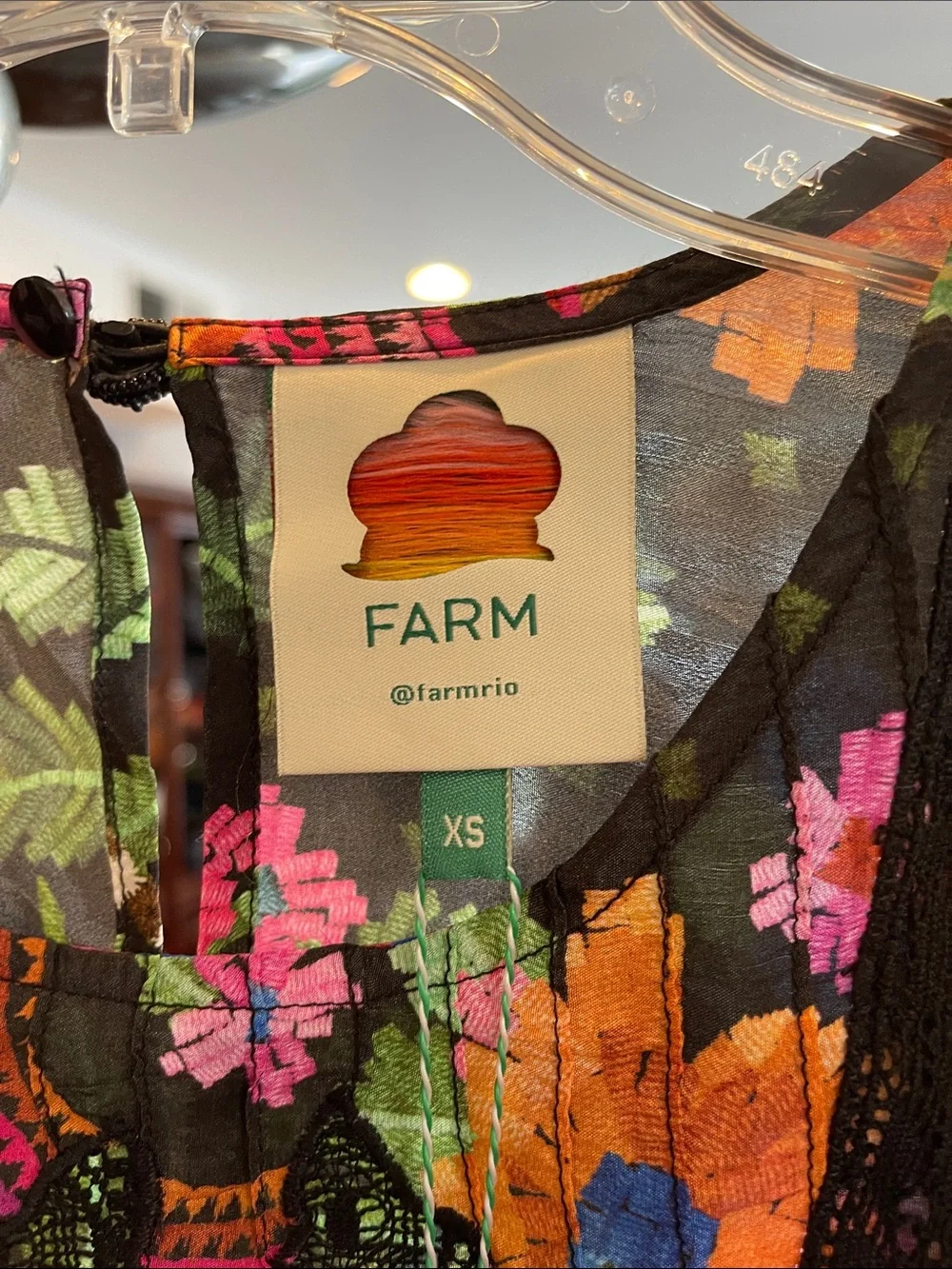 Farm Rio BLOOMING GARDEN BLACK BLOUSE Bold floral print  size XS NWT city ready